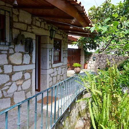 2 Bedrooms House With Sea View Shared Pool And Furnished Garden At Cristelo 1 Km Away From The Casa de Férias